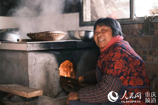 荣昌：“小院讲堂”里的幸福饺子宴