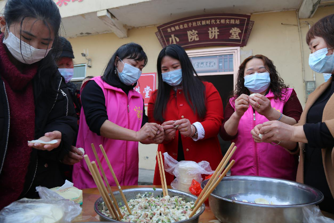 荣昌：新春慰问进村入户 志愿服务见人走心  