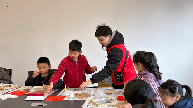 “童心绘就锦绣山河 小手点亮爱国情怀” 张培爵纪念馆开展手绘中国地图主题活动