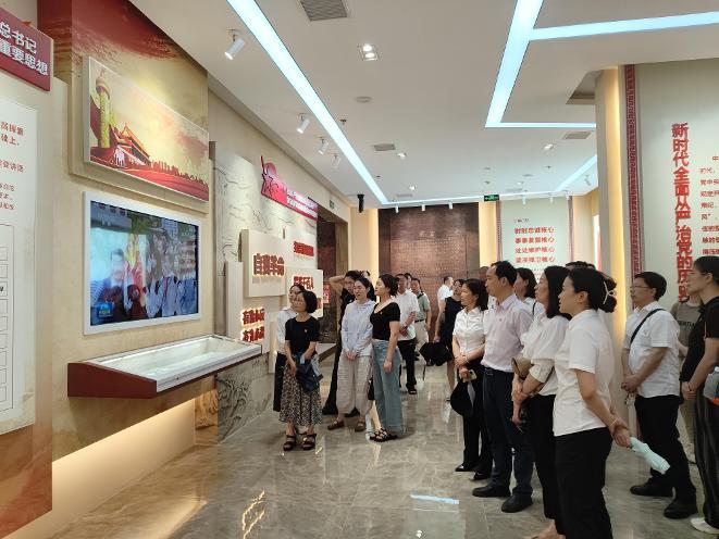 荣昌区政务管理办赴重庆铁山坪廉政教育基地开展“四史”学习教育活动