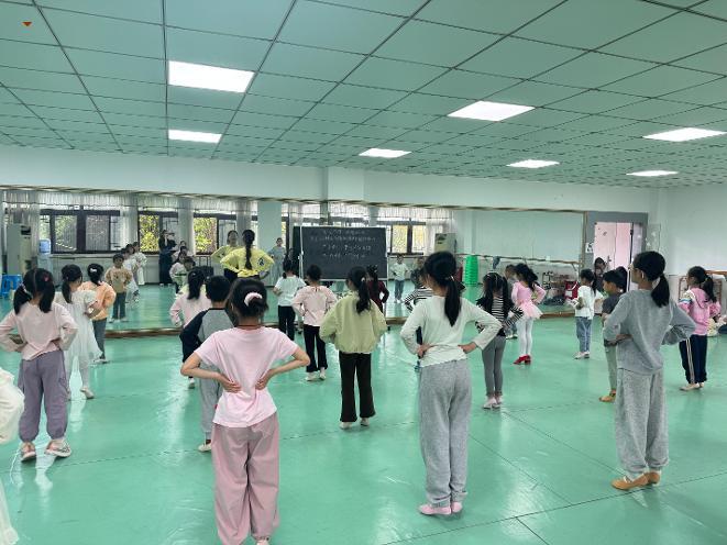 童心舞动    梦想花开