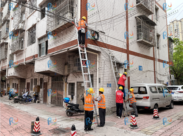 【关注】清理空中“蜘蛛网”，荣昌年底前完成61个老旧小区通信线缆专项整治！